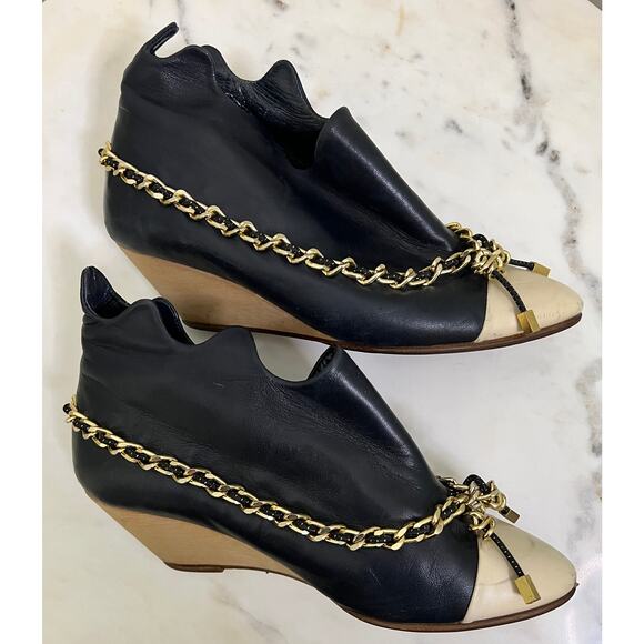VINTAGE FALL 2008 BERNHARD WILLHELM GOLD CHAIN BLUE/BEIGE WEDGE BOOTIES SZ 7 - Picture 4 of 10